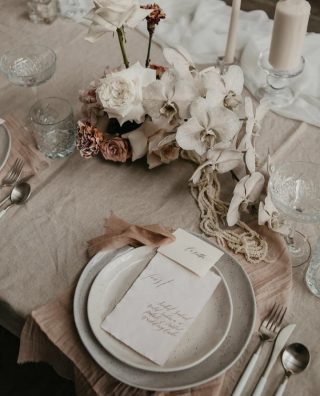 Neutral tones and layering of textures for the most romantic tablesetting.
.
Concept and styling: @forloveandliving
Floral stylist: @mrsgibbonsflowers 
Tableware: @supperclubco 
Silks: @songbirdsilk 
Calligraphy: @calligraphyenvogue 
Venue: @therefinery__ 
.
.
.
#weddingstyling #weddingstylist #tabledecor #floralinspiration #floraldecor #weddingflowersdecor #weddingflorals #weddindstationery #weddingtable #modernwedding #elegantwedding #modernbride #weddingtabledecor #tablesetting #weddinginspiration #weddingstyle #wedding2021 #wedding2022 #ukflorist #ukwedding #weddingdetails #weddingphotography #weddingcenterpiece