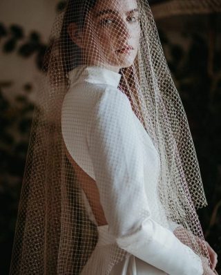 👰Bridal Inspo:

🌱Sustainable luxury bridal 

By: @sanyuktashrestha
.
#bridalideas #bridalinspiration #sustainablefashion #sustainablewedding #sustainablebride #ecofriendly #ecofriendlywedding #ecofriendlyliving #consciousbride #weddingdress #weddingshoot #weddingstyling