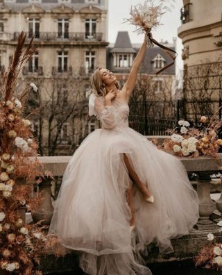 Are you team princess or mermaid gown?
Are you a classic or modern bride?
.
Either way we are sure you are loving these romantic vibes of a Parisian elopement as much as we do. 🤍
.
.
.
#modernbride #modernwedding #elopement #weddingshoot #weddingphotography #bridalinspiration #bridetobe #ukbridetobe #weddingshoot #weddinggown #bridalideas #bridalstyle #weddingbouquet #romanticbride #princessgown #weddingday #wedding2021 #weddingtrends #weddingdress #ido #engagement