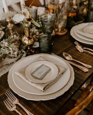 A bohemian elegant table setting for the eco-conscious bride by @m.elementevents 
.
.
.
#ecowedding #ecofriendlywedding #consciousbride #consciouswedding #tabledecor #tablesetting #weddingstyling #weddingdecor #weddingphotography #sustainablelife #sustainablebride #sustainablewedding #weddinginspo #wedding2021 #bridetobe #ukbride #weddingplanning